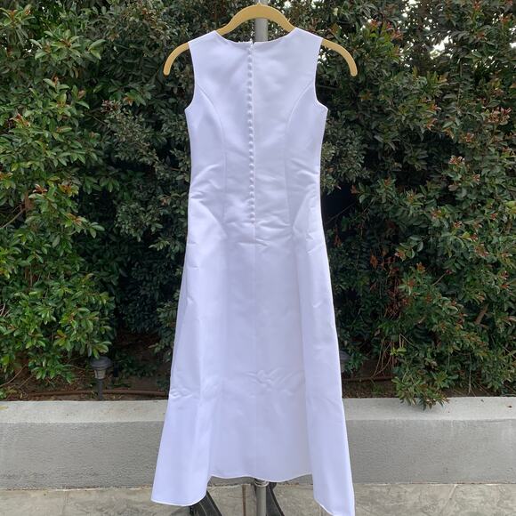 David’s Bridal Flower Girl/ Jr Bridesmaid Dress with Veil - Picture 2 of 14